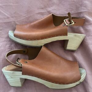 Bryr Suzie Spanish Toe Mid Heel Clog